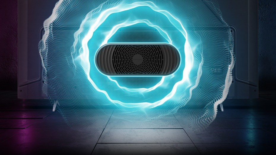 Hisense E7KQ PRO vestavěný subwoofer
